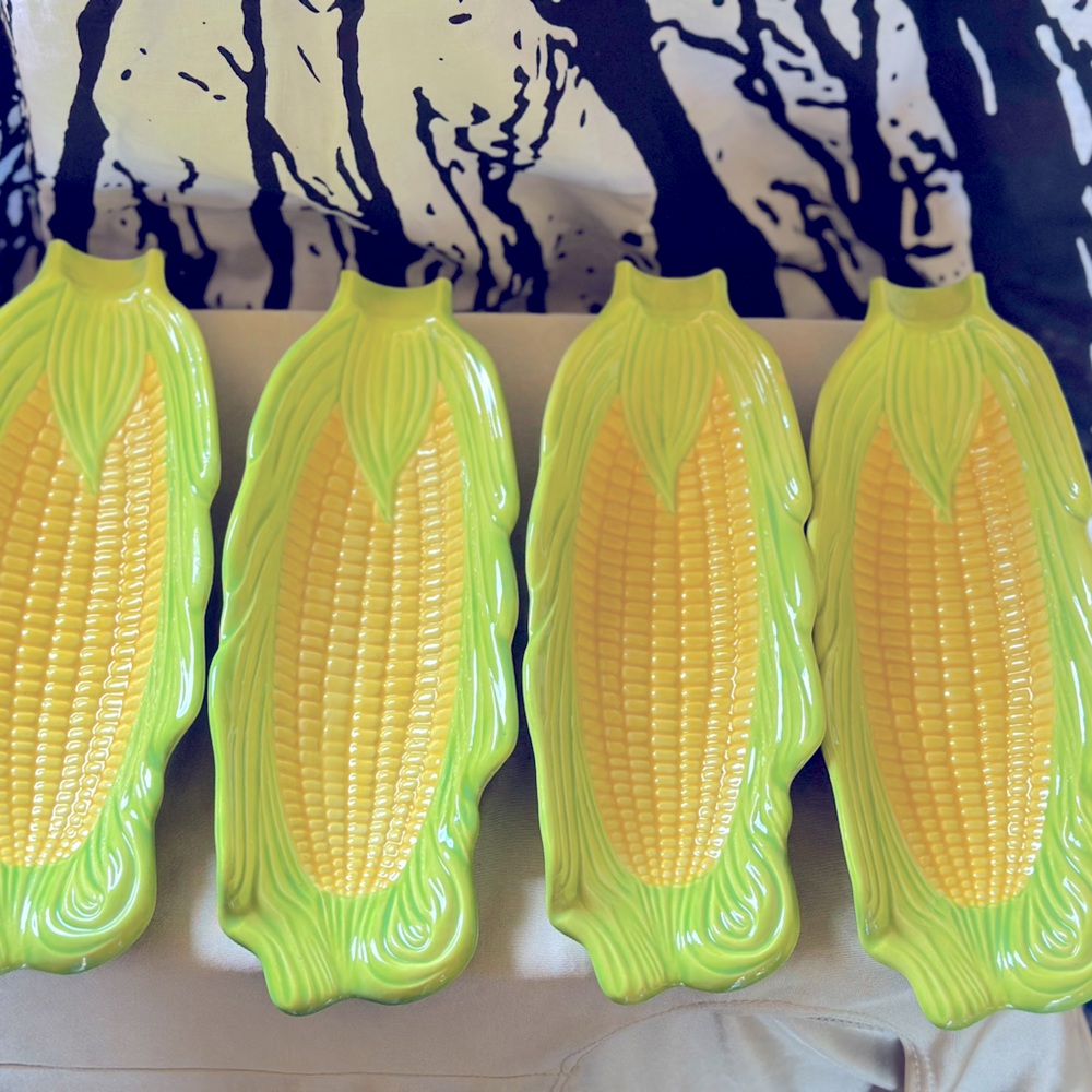 Vintage corn plate. Set of 4